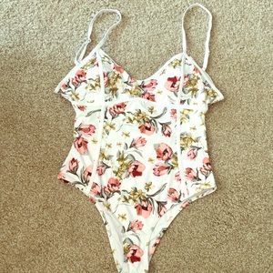 Cupshe Dancing Butterfly Print One-piece Swimsuit